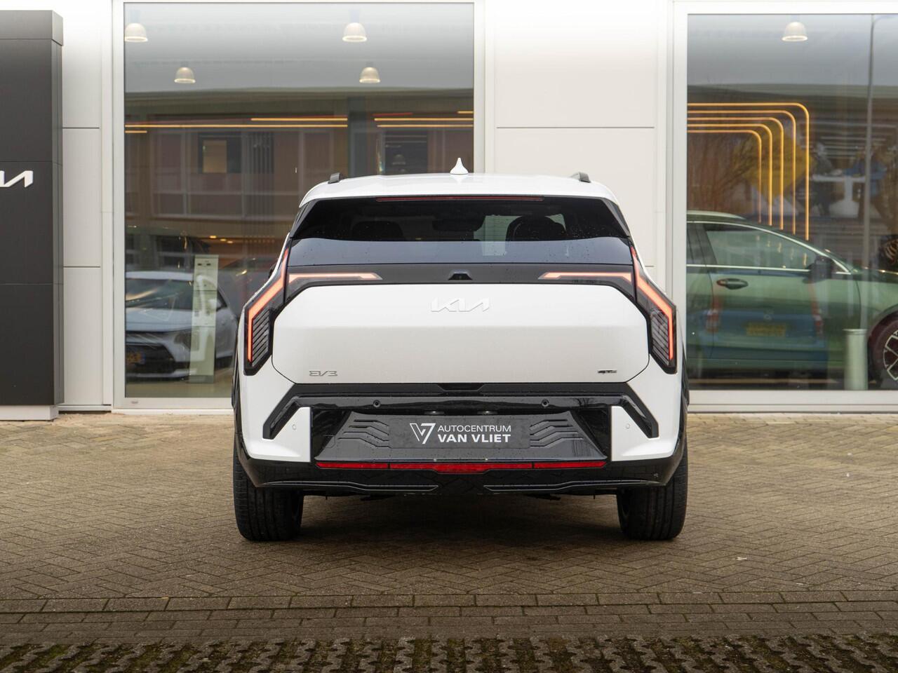 KIA EV3 GT-PlusLine 81.4 kWh | OP VOORRAAD | DIRECT RIJDEN | 360 graden camera | Stoelventilatie |