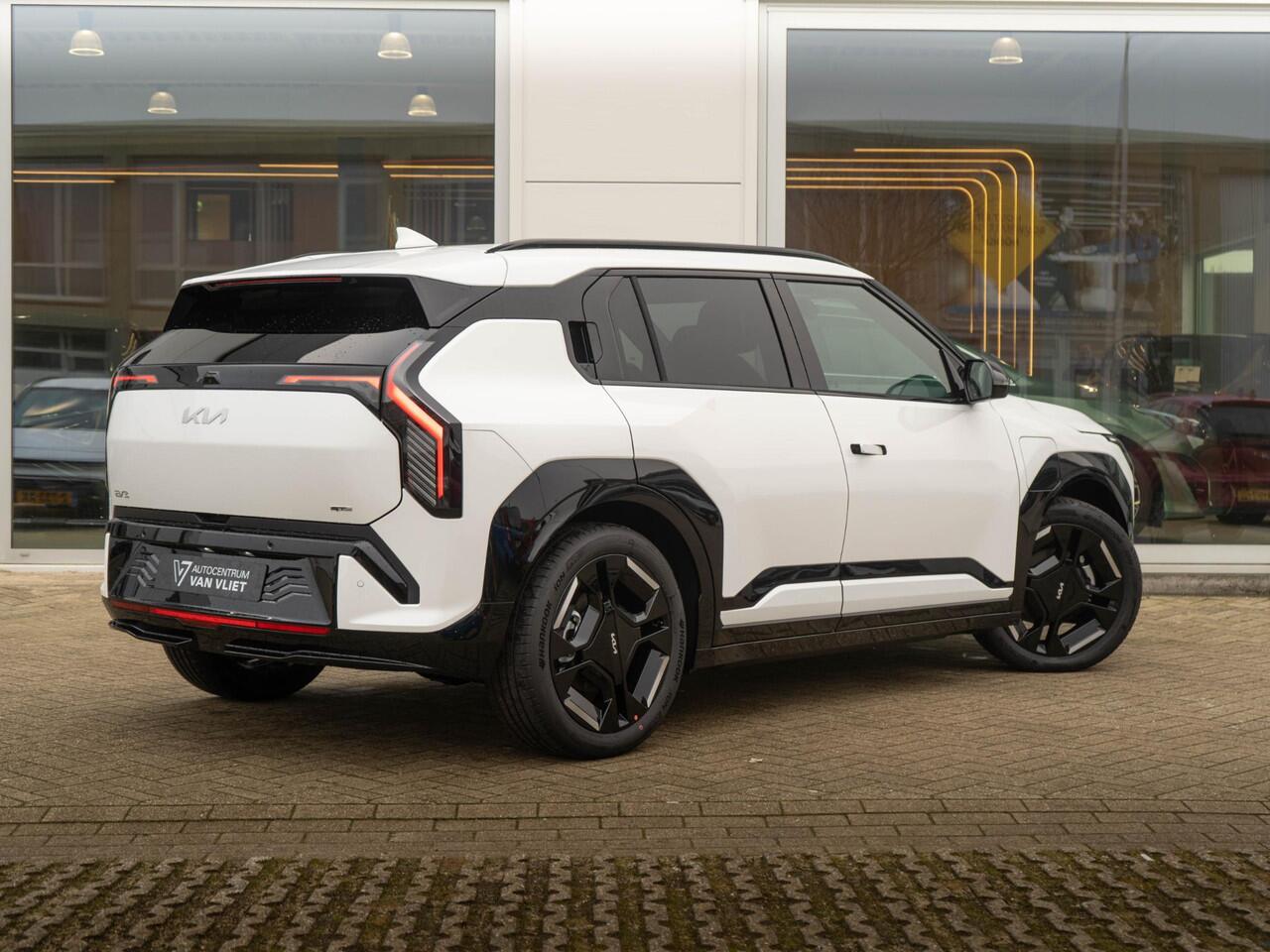 KIA EV3 GT-PlusLine 81.4 kWh | OP VOORRAAD | DIRECT RIJDEN | 360 graden camera | Stoelventilatie |