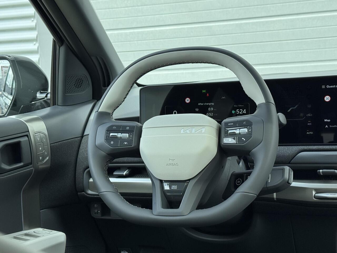 KIA EV3 GT-PlusLine 81.4 kWh | DEMO | Afneembare Trekhaak | Stoelventilatie | Panoramisch schuifkanteldak | Stoel ventilatie | 360 graden camera |