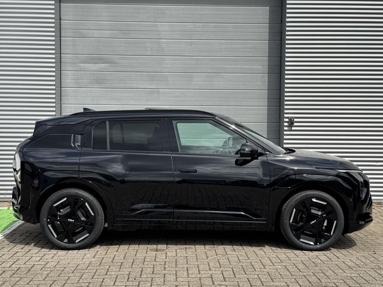 KIA EV3 GT-PlusLine 81.4 kWh | DEMO | Afneembare Trekhaak | Stoelventilatie | Panoramisch schuifkanteldak | Stoel ventilatie | 360 graden camera |