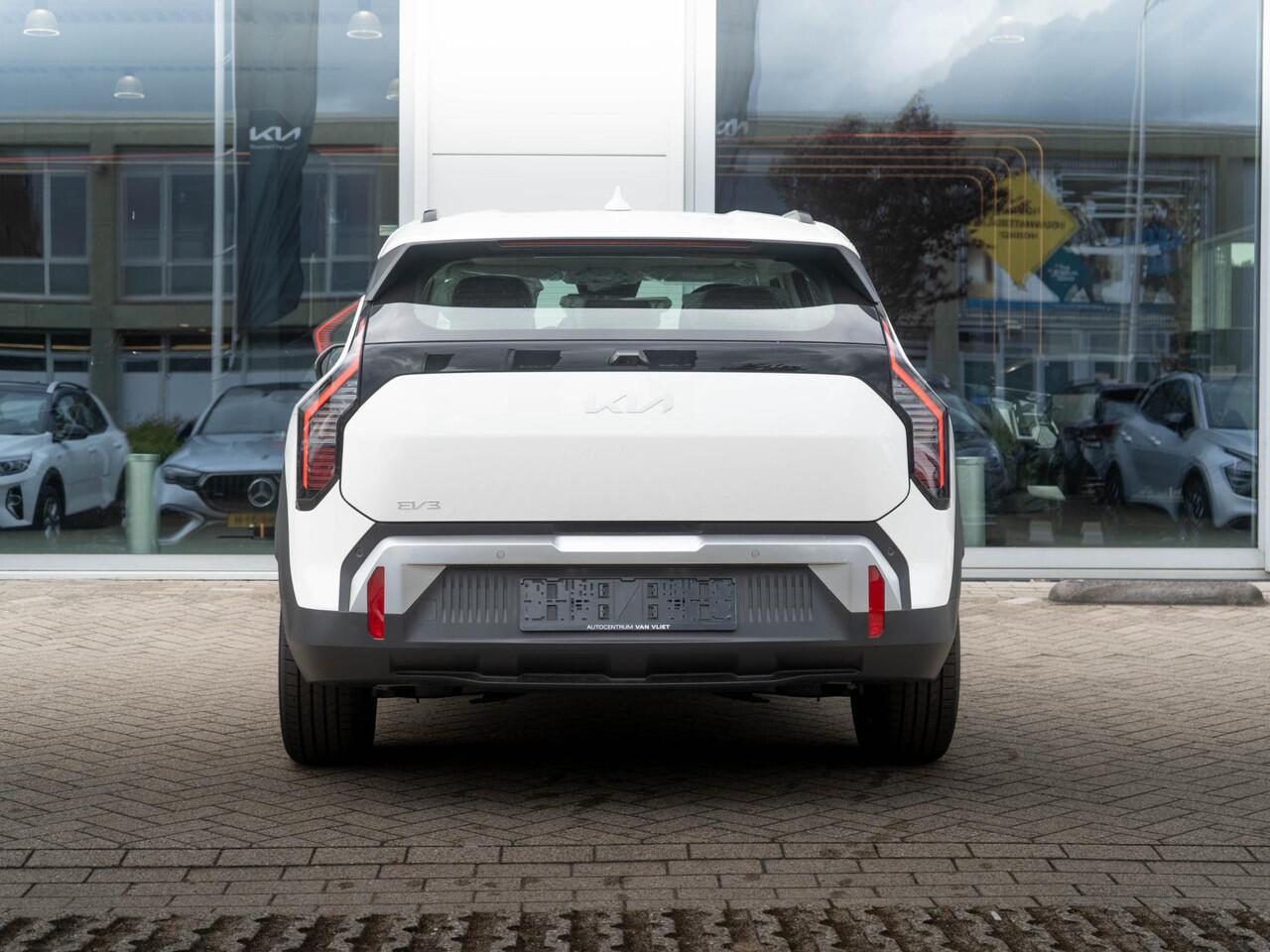 KIA EV3 Plus 81.4 kWh | Op VOOORRAAD DIRECT LEVERBAAR | Stoel en stuurverwarming | Dodehoek assistentie |