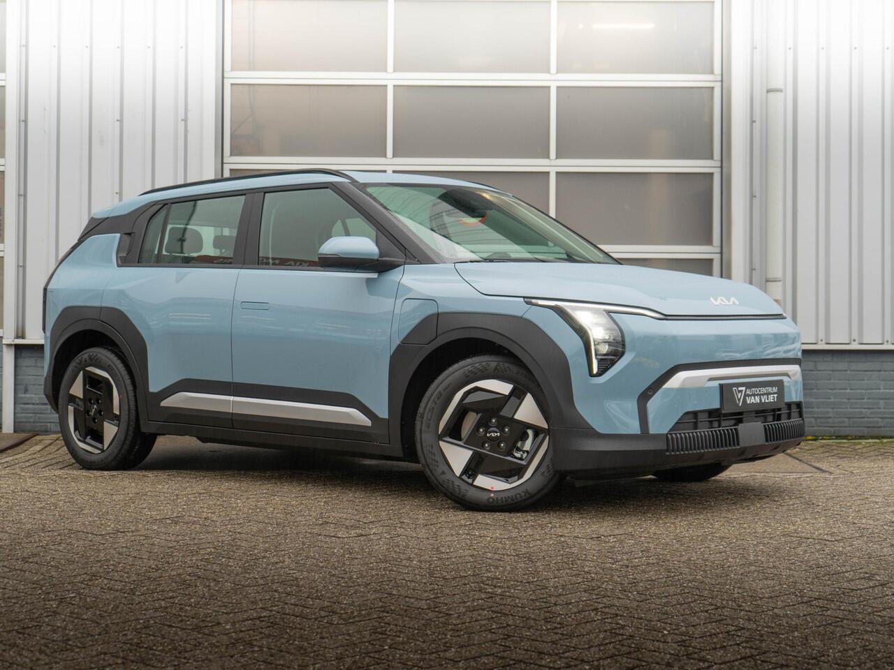 KIA EV3 Plus 81.4 kWh | Op VOOORRAAD DIRECT LEVERBAAR | Stoel en stuurverwarming | Dodehoek assistentie |