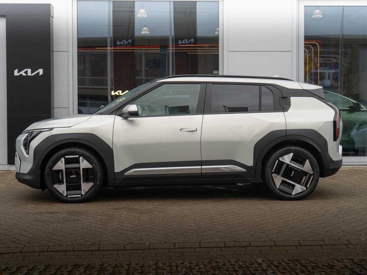 KIA EV3 Plus Advanced 58.3 kWh | OP VOORRAAD | Schuifkanteldak | Harman en kardon | Dode hoek assistentie |