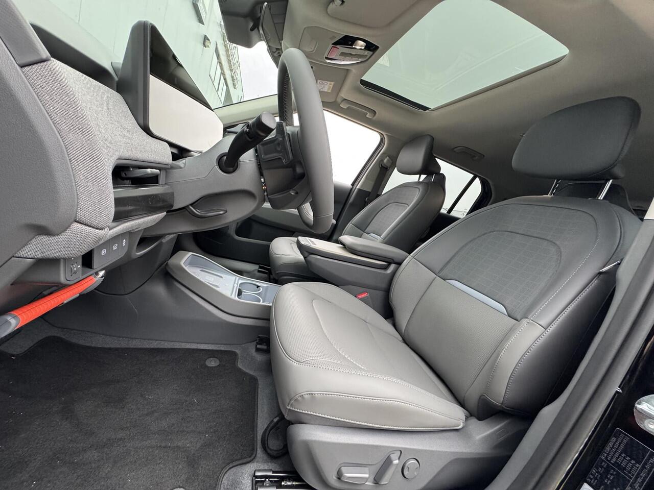 KIA EV3 Plus Advanced 58.3 kWh | Schuif/kantel dak | Elektrische bestuurderstoel | Harman Kardon | Keyless