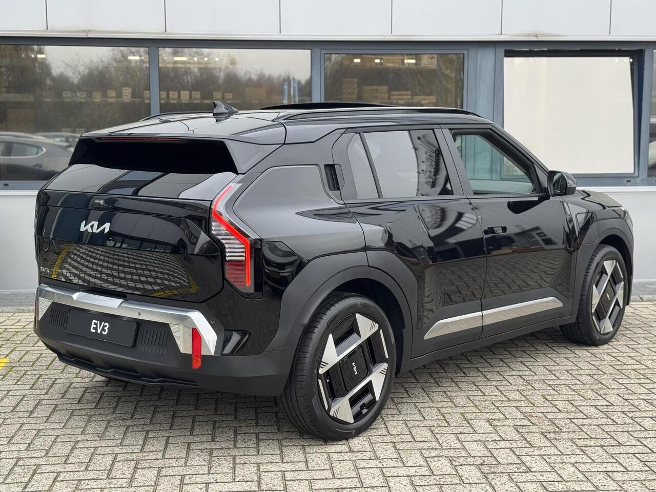 KIA EV3 Plus Advanced 58.3 kWh | Schuif/kantel dak | Elektrische bestuurderstoel | Harman Kardon | Keyless