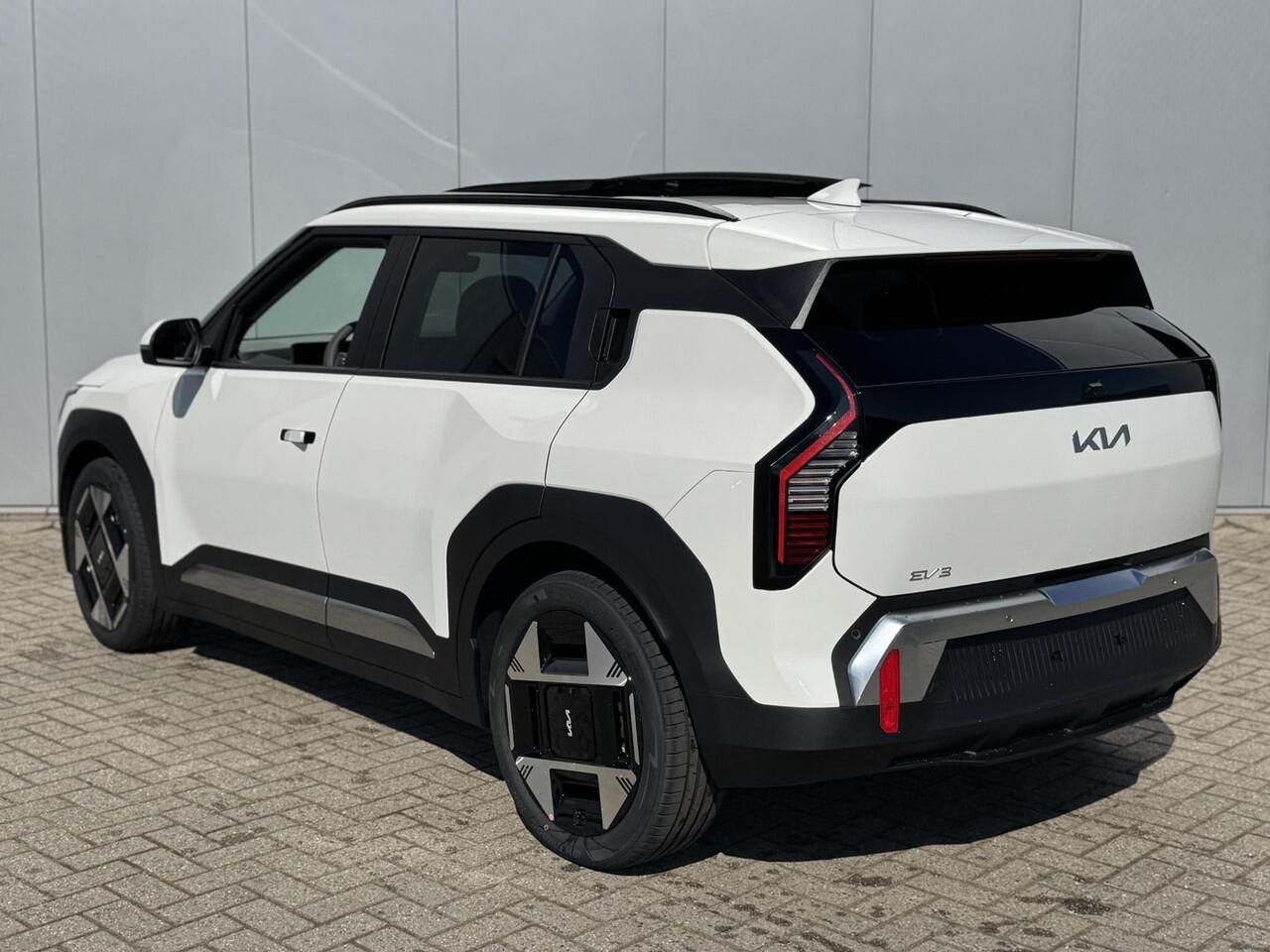 KIA EV3 Plus Advanced 58.3 kWh Snel leverbaar | Schuif/kanteldak | Harman Kardon | Camera | Keyless