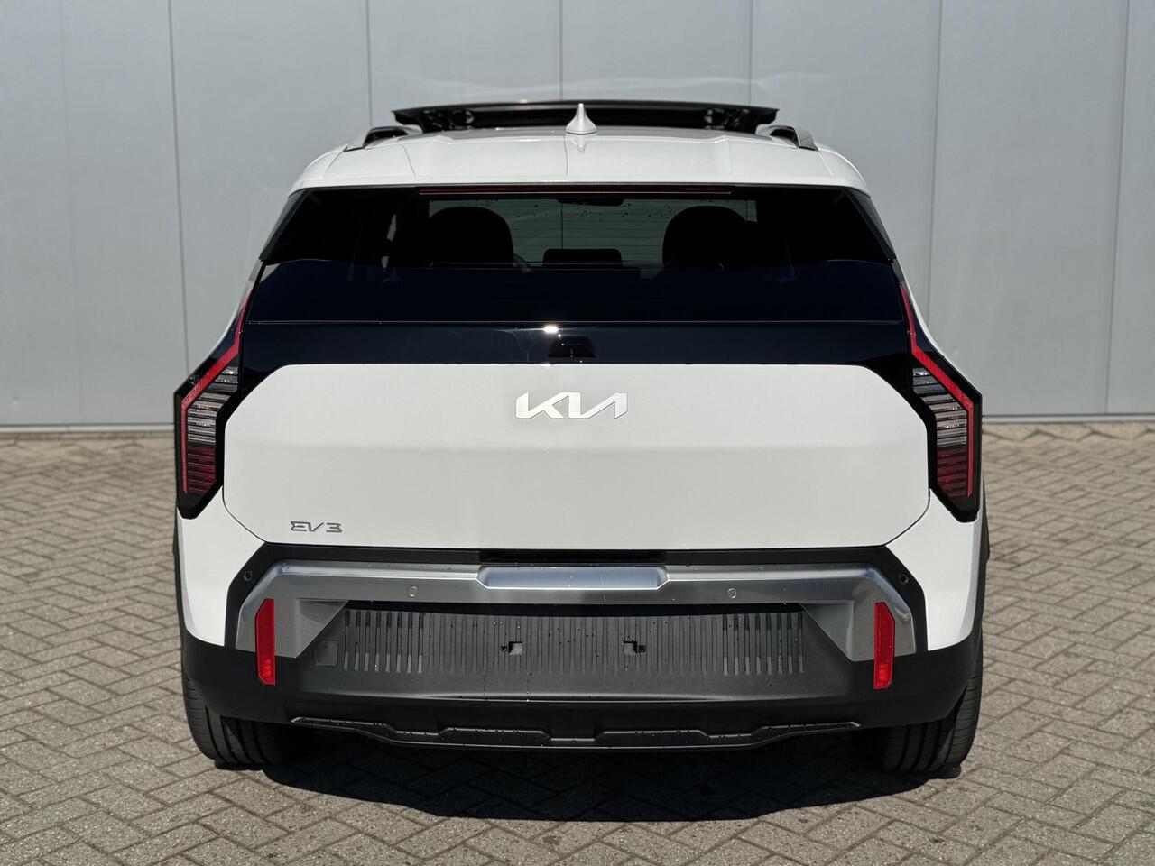 KIA EV3 Plus Advanced 81.4 kWh Snel leverbaar | Harman Kardon | Schuif/kantel dak | Stoelverwarming | Camera