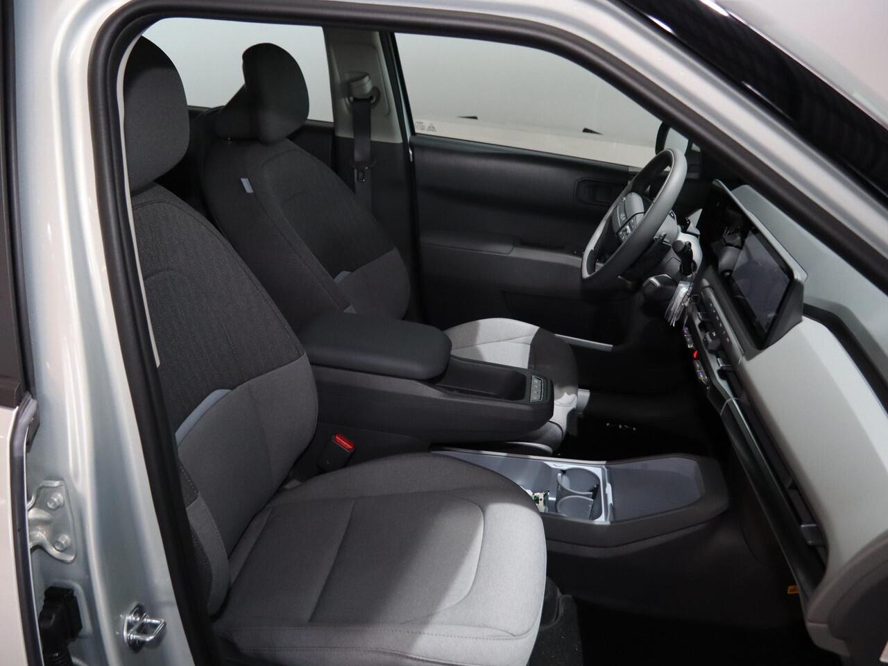 KIA EV3 Air 81.4 kWh | Batterijverwarming | Navigatie | Dual Zone Climate Control | LED-koplampen | Parkeersensoren |