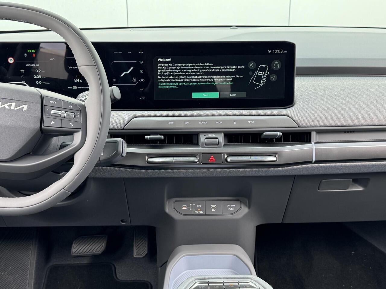 KIA EV3 Plus 58.3 kWh | Privacy Glass | Adaptive Cruise | Stoel- en stuurwielverwarming | Dodehoekassistentie |