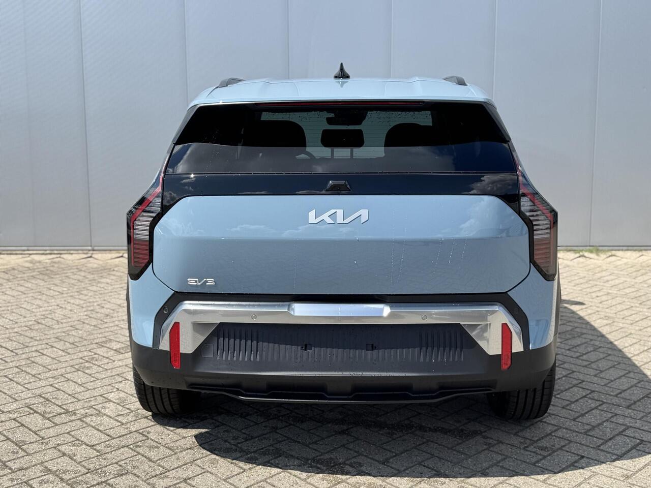 KIA EV3 Plus 58.3 kWh | Privacy Glass | Adaptive Cruise | Stoel- en stuurwielverwarming | Dodehoekassistentie |