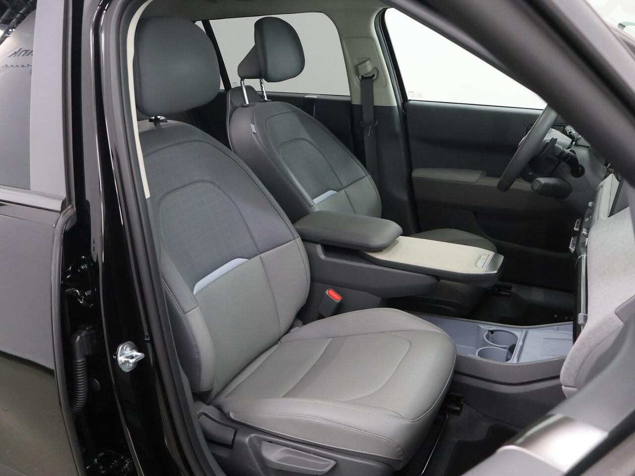 KIA EV3 Plus Advanced 58.3 kWh | SOH 99% | Panoramadak | Harman / Kardon | Dodehoekdetectie | Elektr. Achterklep | Stoel/Stuurverwarming |