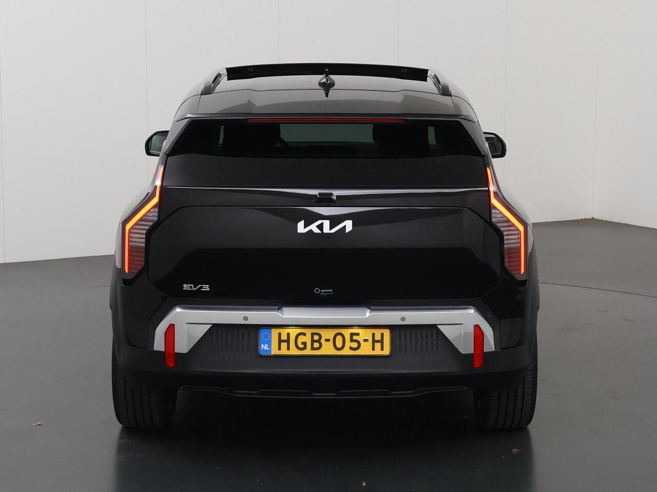 KIA EV3 Plus Advanced 58.3 kWh | SOH 99% | Panoramadak | Harman / Kardon | Dodehoekdetectie | Elektr. Achterklep | Stoel/Stuurverwarming |