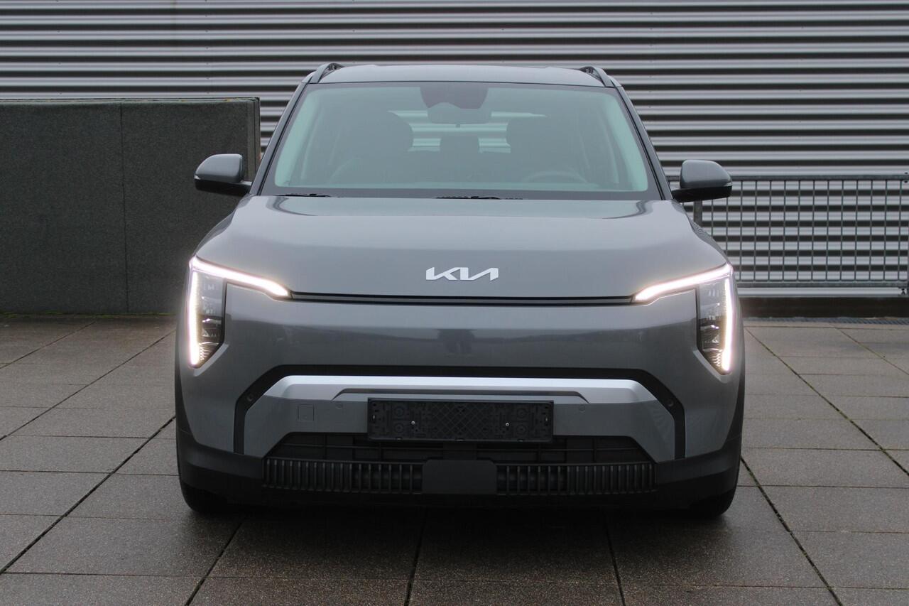 KIA EV3 Diverse uitvoeringen en kleuren leverbaar INFORMEER NAAR BESCHIKBAARHEID 030-6882056 PRIJS VANAF ¤ 36.995,-
