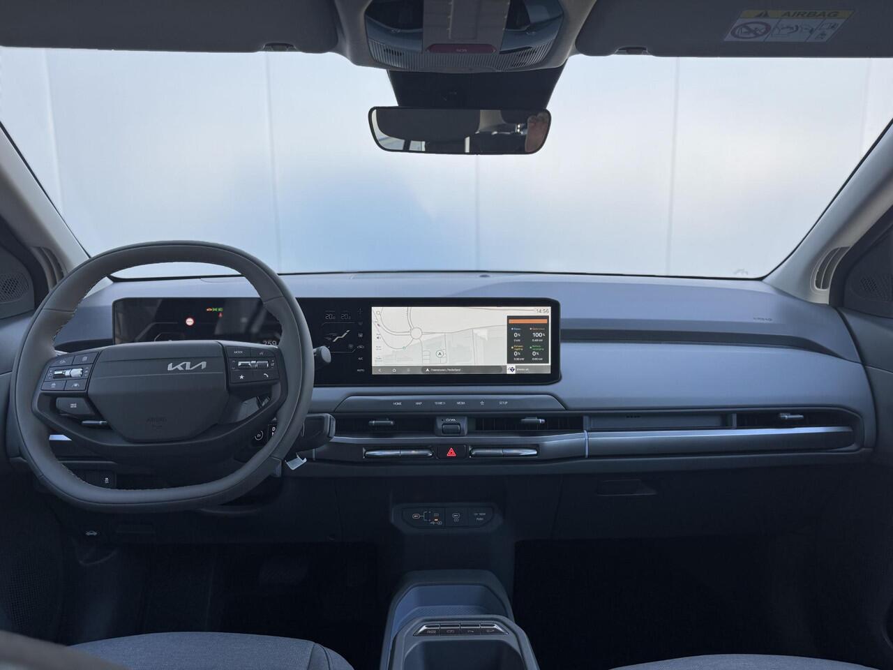 KIA EV3 Air 58.3 kWh | Trekhaak | 19 inch | Parkeersensoren Voor + Achter | Camera | Adaptive Cruise | Keyless | DAB+ | Apple Carplay/ Android Auto