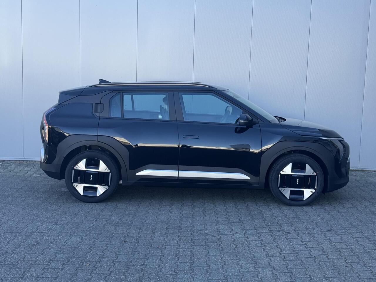 KIA EV3 Air 58.3 kWh | Trekhaak | 19 inch | Parkeersensoren Voor + Achter | Camera | Adaptive Cruise | Keyless | DAB+ | Apple Carplay/ Android Auto