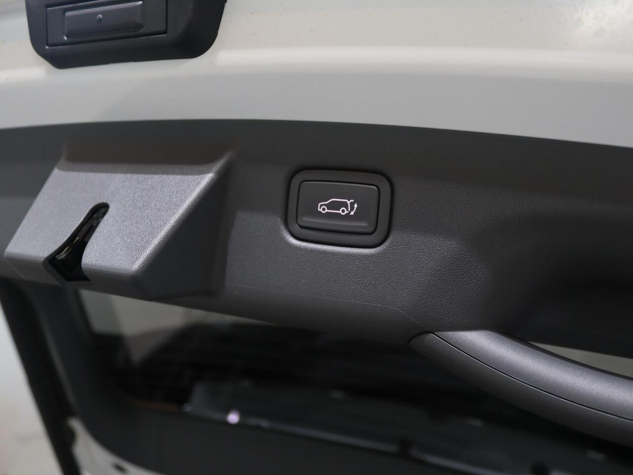 KIA EV3 Plus Advanced 58.3 kWh | Panoramaschuifdak | 19" velgen | Harman Kardon | Privacy Glass | Stoel- en stuurwielverwarming |