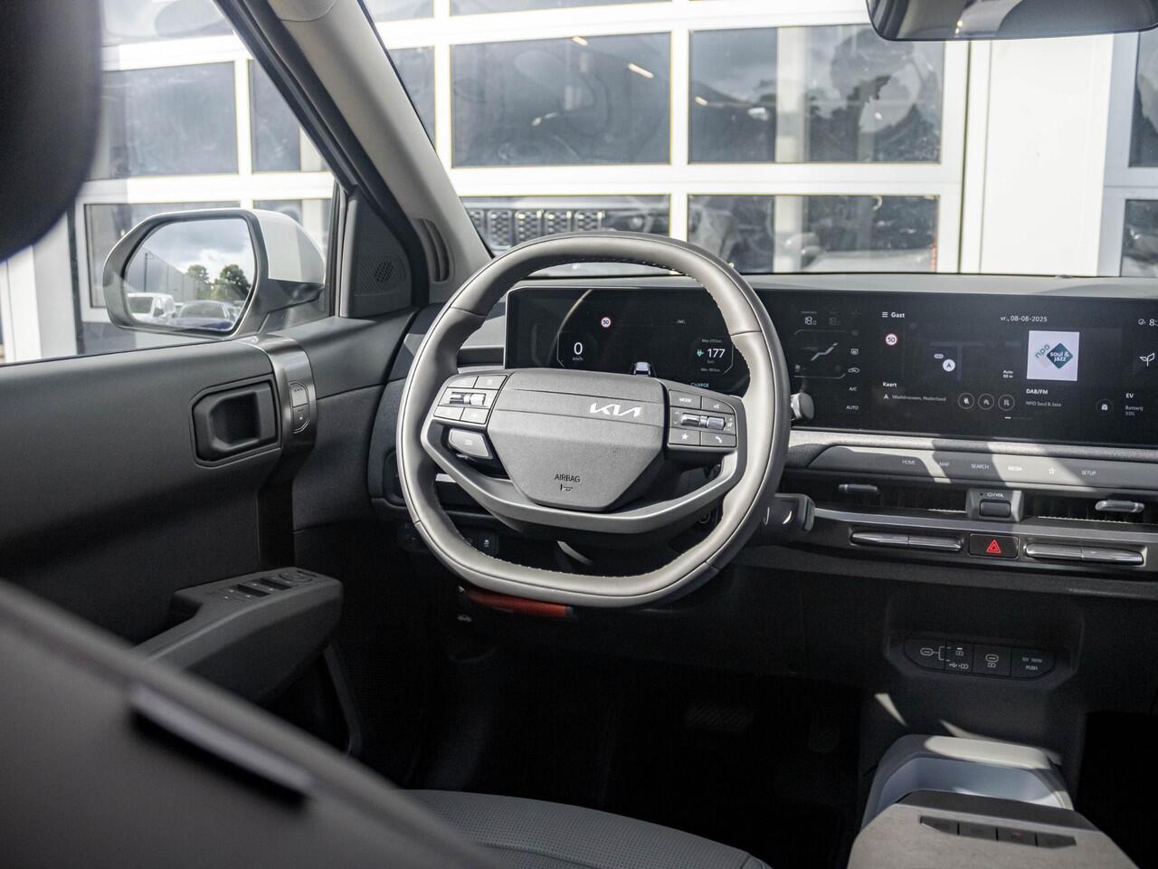 KIA EV3 Plus Advanced 81.4 kWh l SOH 99.6% l Schuifkantel dak l Stoel stuurwiel verwarming l Long range