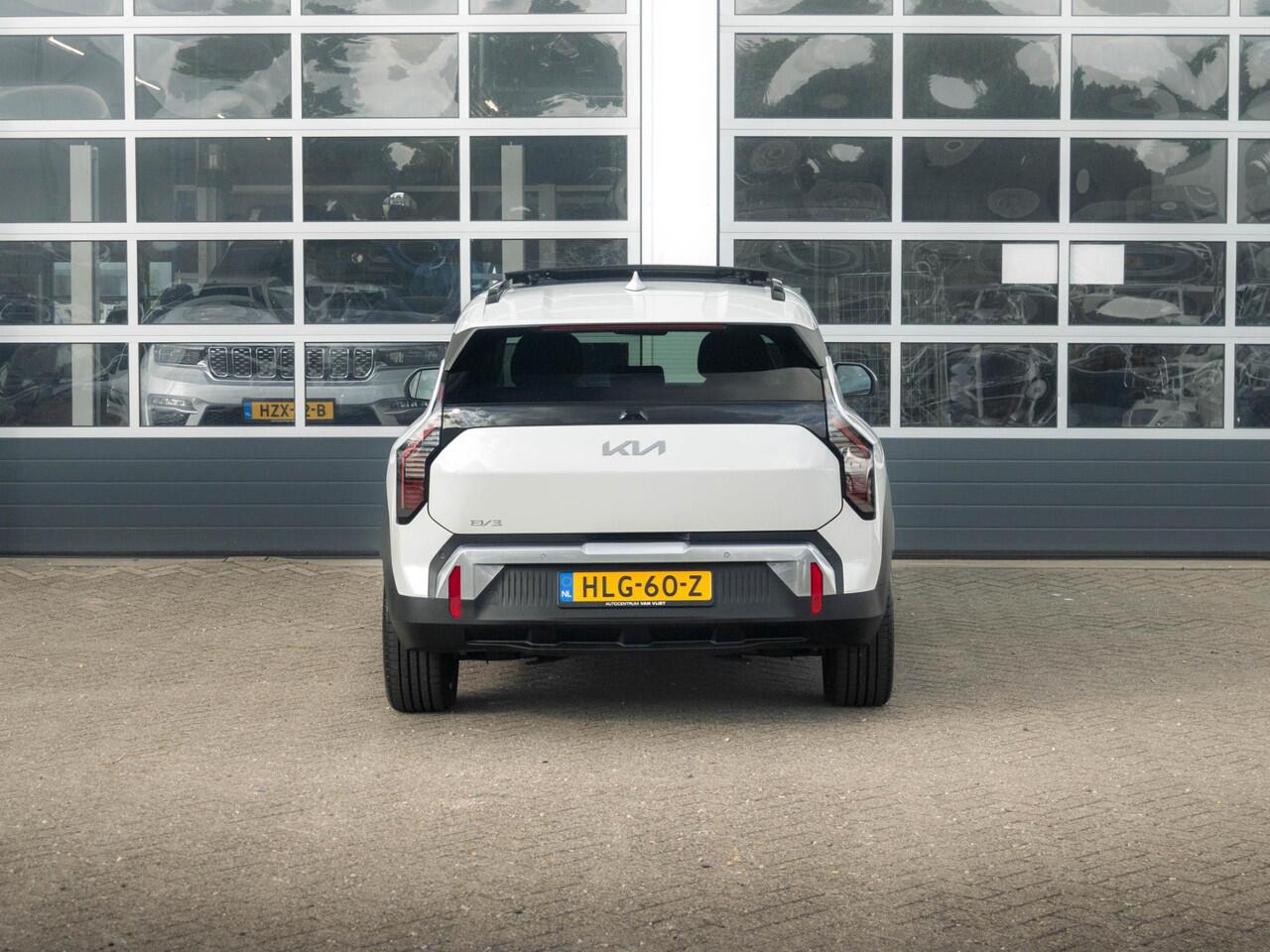 KIA EV3 Plus Advanced 81.4 kWh l SOH 99.6% l Schuifkantel dak l Stoel stuurwiel verwarming l Long range