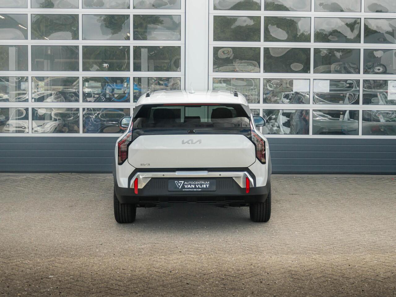 KIA EV3 Plus 58.3 kWh | Uit voorraad leverbaar | 17% Bijtelling | Digital key | Rijk uitgerust!