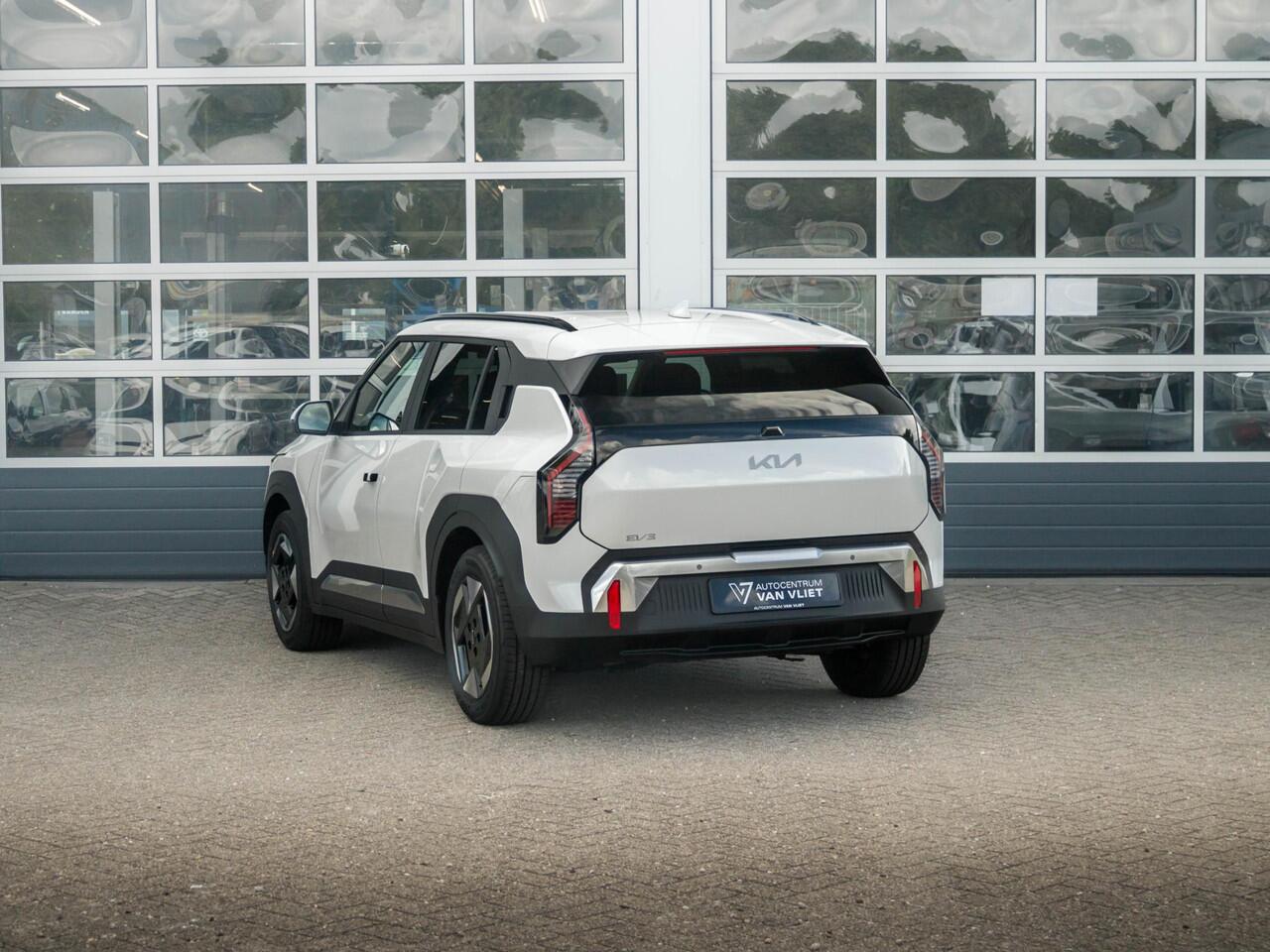 KIA EV3 Plus 58.3 kWh | Uit voorraad leverbaar | 17% Bijtelling | Digital key | Rijk uitgerust!