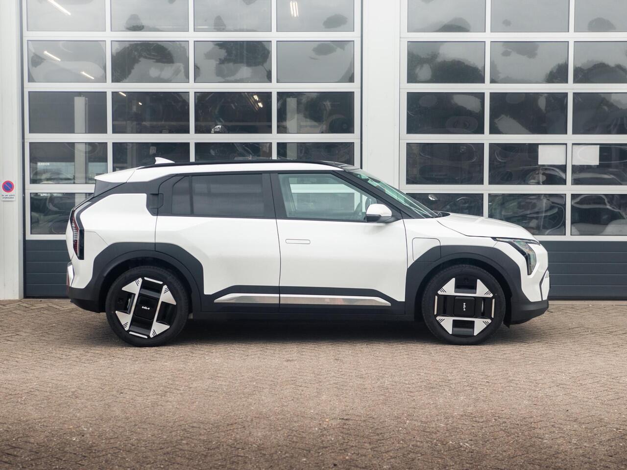 KIA EV3 Plus Advanced 81.4 kWh l DIRECT LEVERBAAR | Schuifkanteldak | Harman en kardon | 17% bijtelling