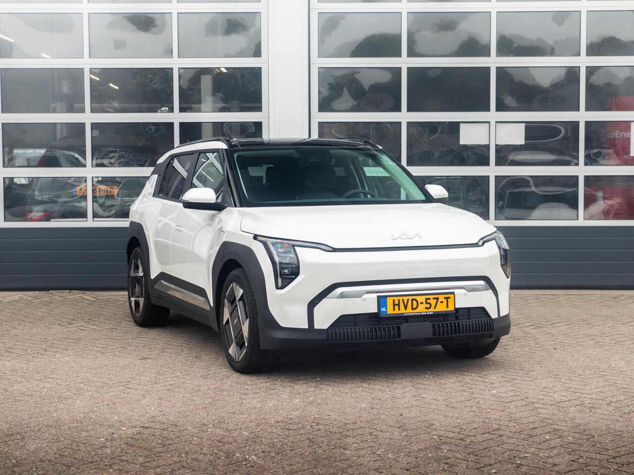KIA EV3 Plus Advanced 81.4 kWh l DIRECT LEVERBAAR | Schuifkanteldak | Harman en kardon | 17% bijtelling
