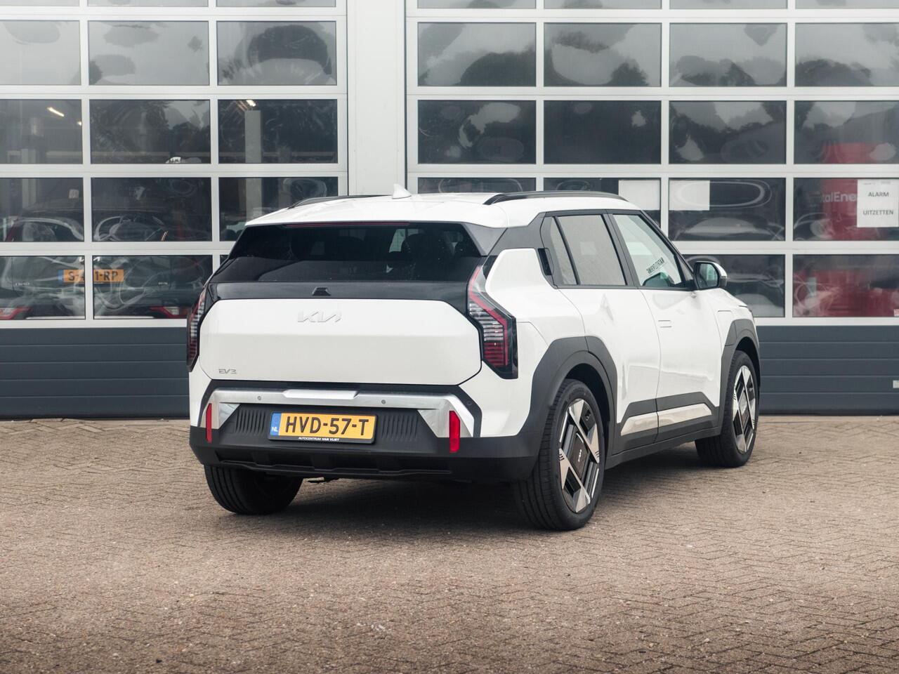 KIA EV3 Plus Advanced 81.4 kWh l DIRECT LEVERBAAR | Schuifkanteldak | Harman en kardon | 17% bijtelling