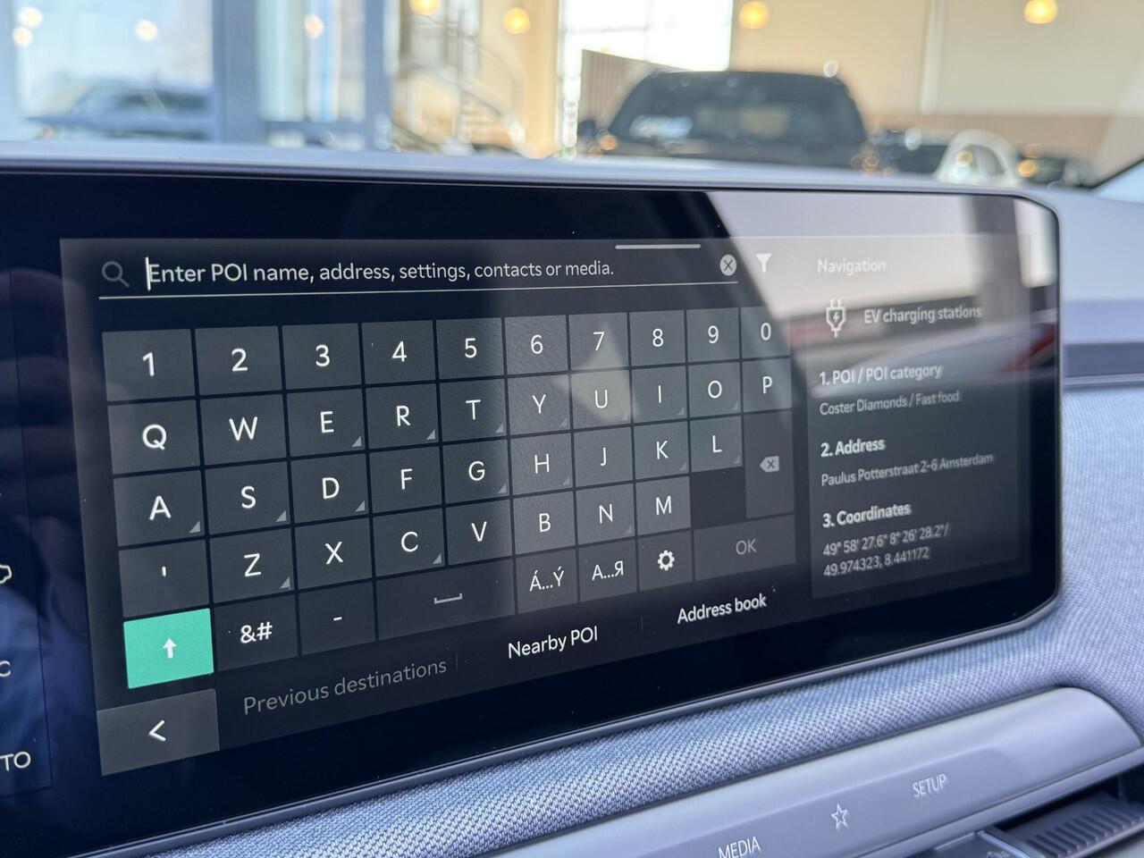 KIA EV3 Plus Advanced 81.4 kWh | Panoramaschuifdak | 19" velgen | Harman Kardon | Privacy Glass | Stoel- en stuurwielverwarming |