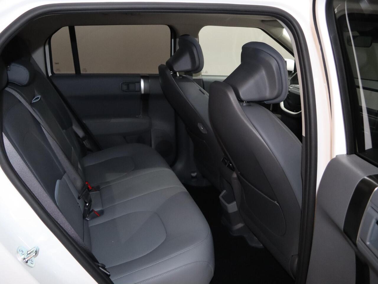 KIA EV3 Plus Advanced 81.4 kWh | Panoramaschuifdak | 19" velgen | Harman Kardon | Privacy Glass | Stoel- en stuurwielverwarming |