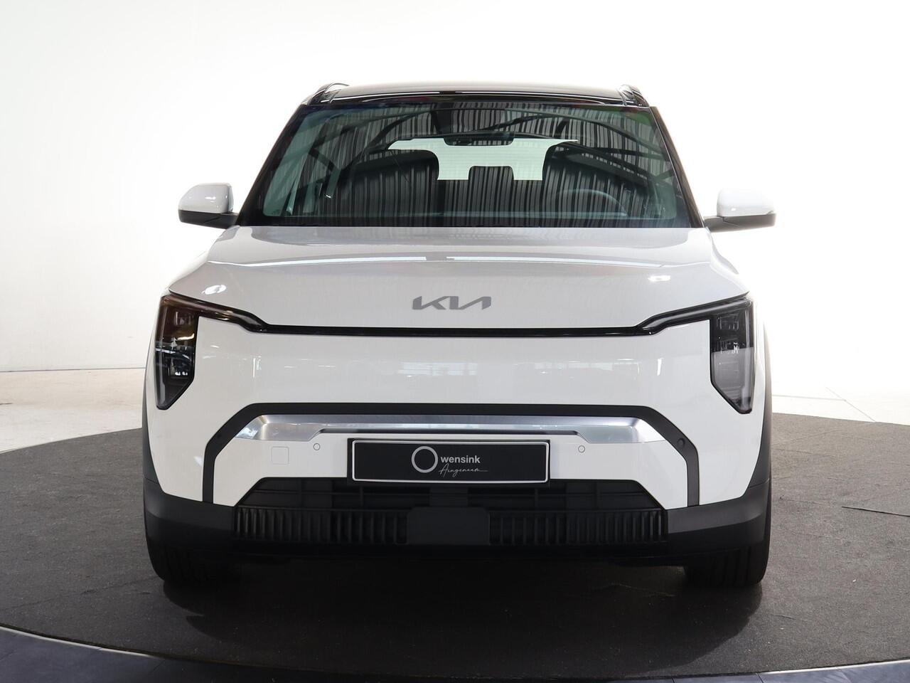 KIA EV3 Plus Advanced 81.4 kWh | Panoramaschuifdak | 19" velgen | Harman Kardon | Privacy Glass | Stoel- en stuurwielverwarming |