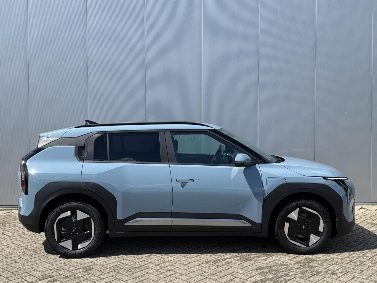 KIA EV3 Plus 58.3 kWh | Privacy Glass | Adaptive Cruise | Stoel- en stuurwielverwarming | Dodehoekassistentie |