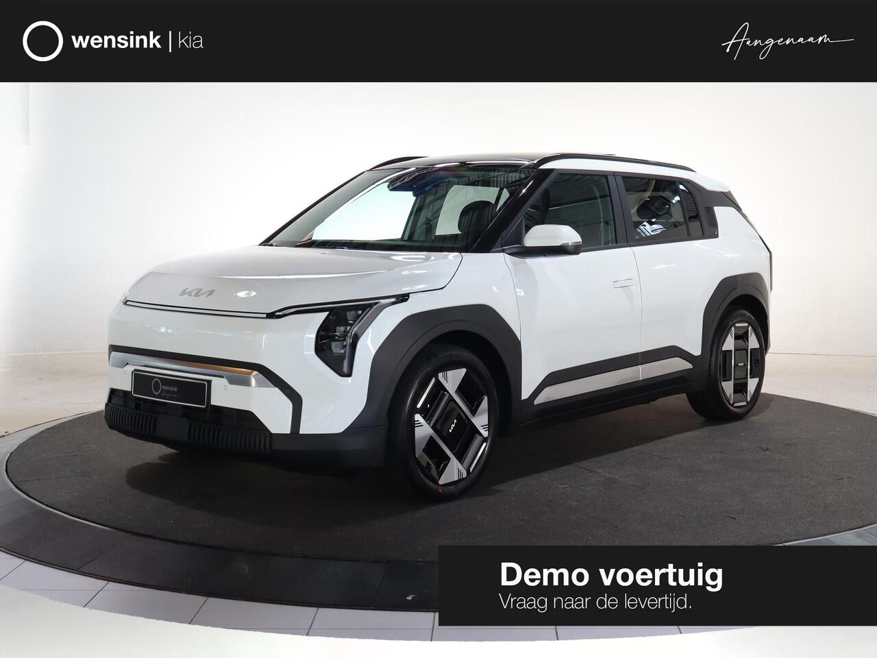 KIA EV3 Plus Advanced 58.3 kWh | Trekhaak | Panoramaschuifdak | 19" velgen | Harman Kardon | Privacy Glass | Stoel- en stuurwielverwarming |