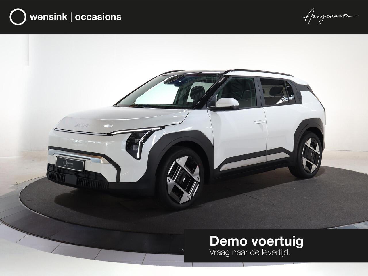 KIA EV3 Plus Advanced 81.4 kWh | SOH 100% | Panoramaschuifdak | 19" velgen | Harman Kardon | Privacy Glass | Stoel- en stuurwielverwarming |