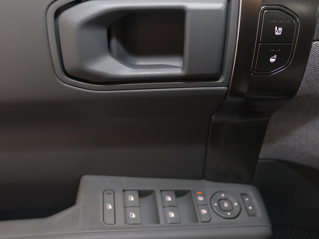 KIA EV3 Plus Advanced 81.4 kWh | SOH 100% | Panoramaschuifdak | 19" velgen | Harman Kardon | Privacy Glass | Stoel- en stuurwielverwarming |