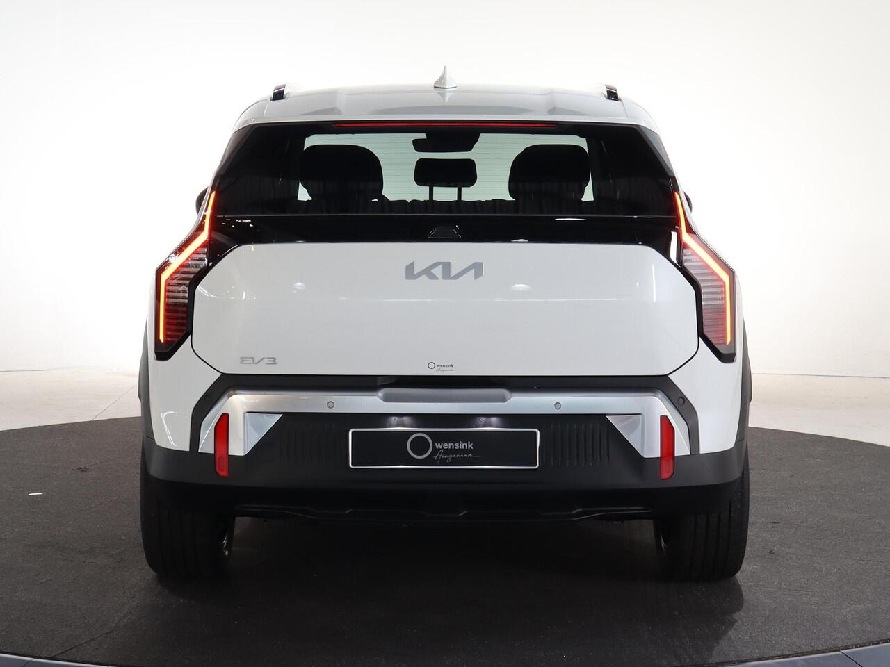 KIA EV3 Plus Advanced 81.4 kWh | SOH 100% | Panoramaschuifdak | 19" velgen | Harman Kardon | Privacy Glass | Stoel- en stuurwielverwarming |