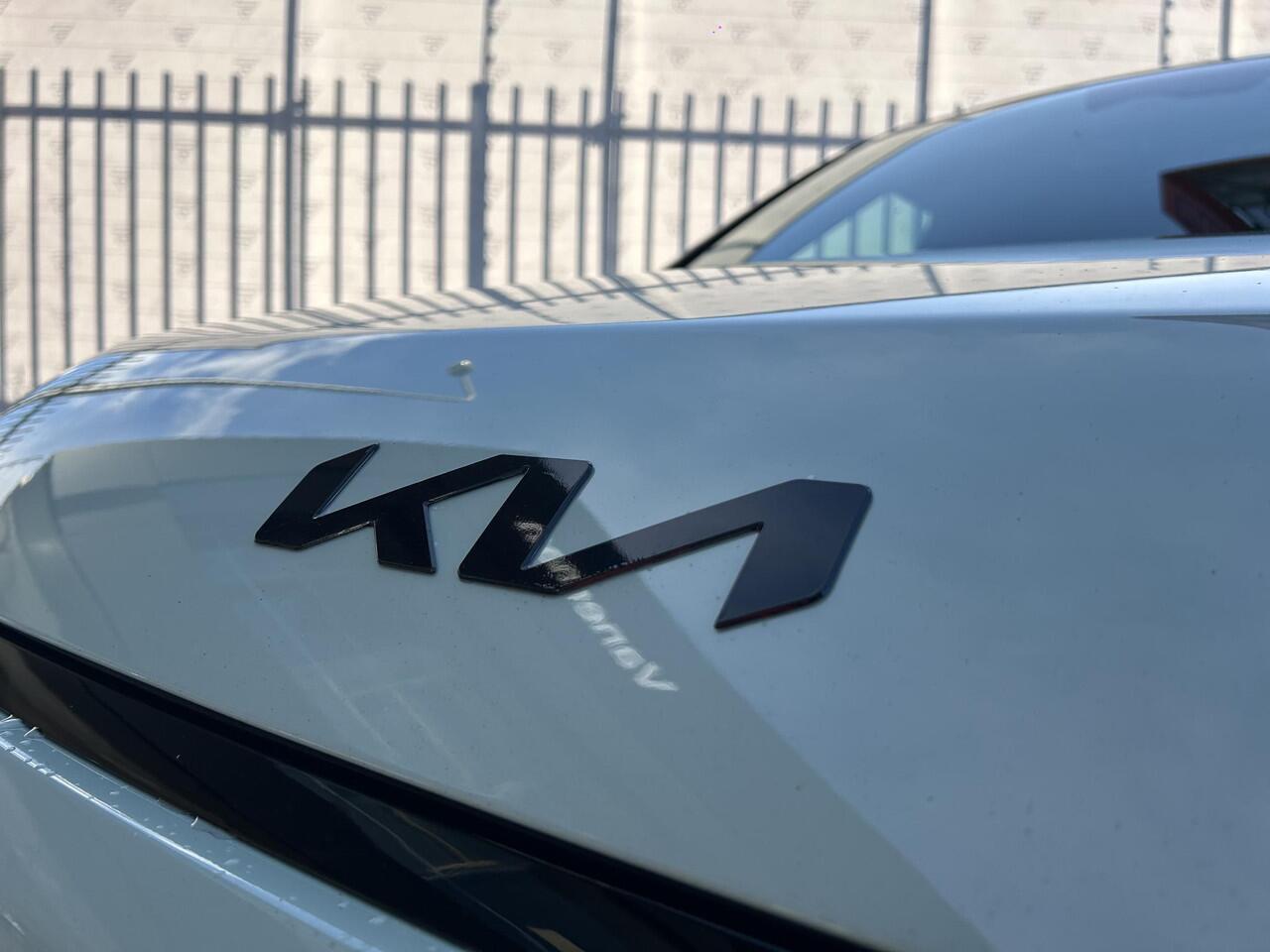 KIA EV3 GT-Line 81.4 kWh | Stoelverwarming Voor & Achter | Cruise | Camera | Sensoren | Navi | Apple Carplay & Android Auto | Key-Less |