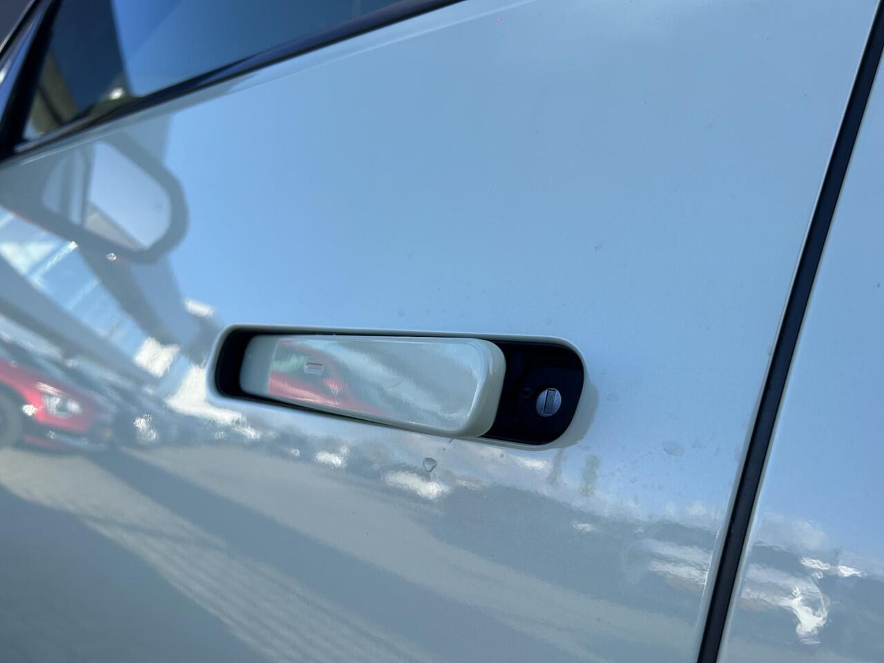 KIA EV3 GT-Line 81.4 kWh | Stoelverwarming Voor & Achter | Cruise | Camera | Sensoren | Navi | Apple Carplay & Android Auto | Key-Less |