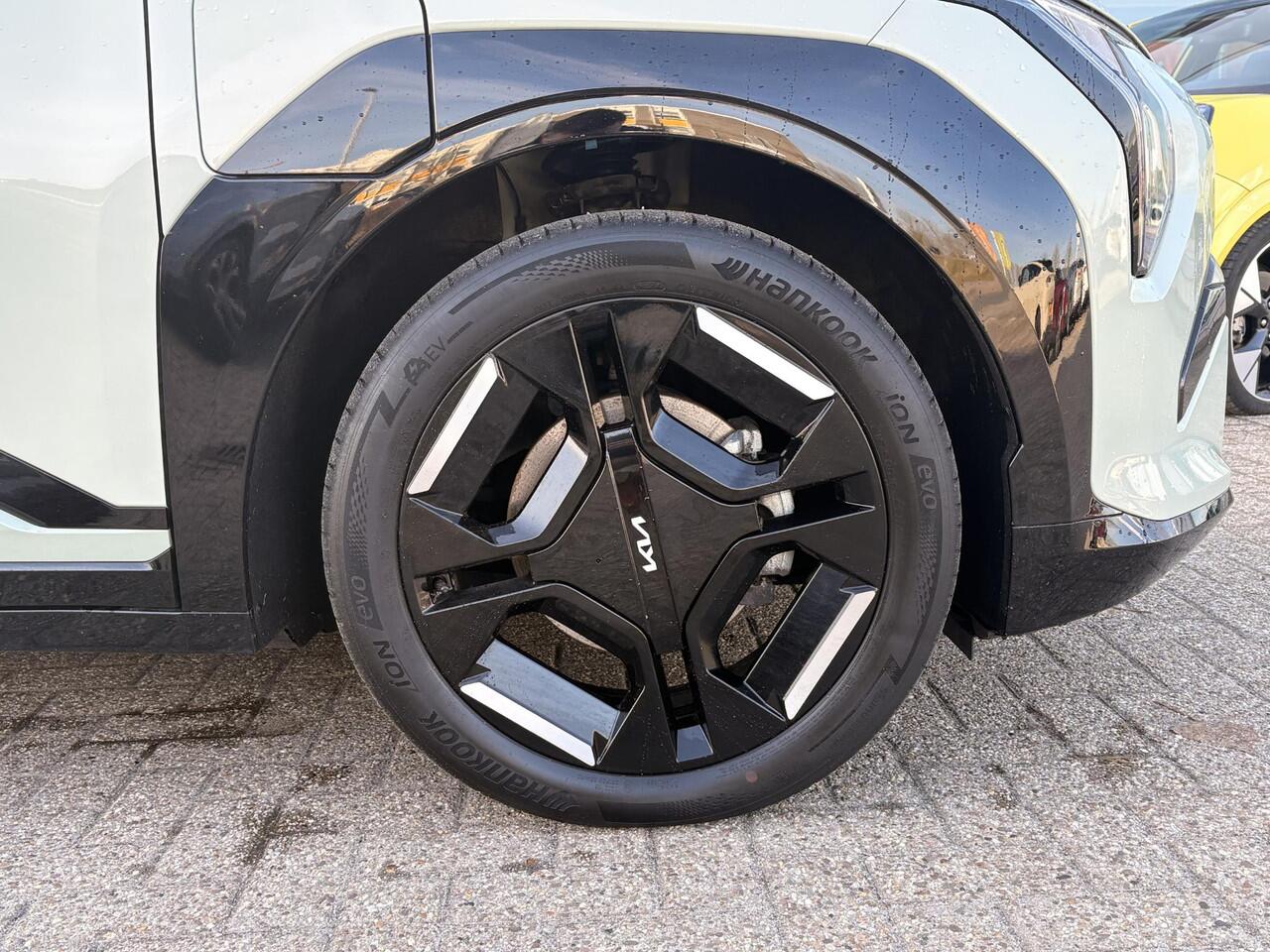 KIA EV3 GT-Line 81.4 kWh 204pk | Afneembare Trekhaak | Panoramadak |