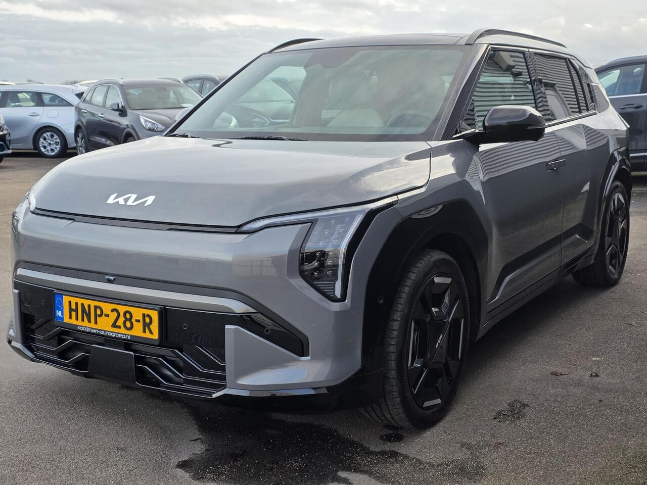 KIA EV3 GT-PlusLine 81.4 kWh Schuif-/kanteldak, 360° camera, Stoel- & stuurwielverwarming, Stoelkoeling navigatie, Apple CarPlay/Android Auto, NL-auto, boekjes compleet