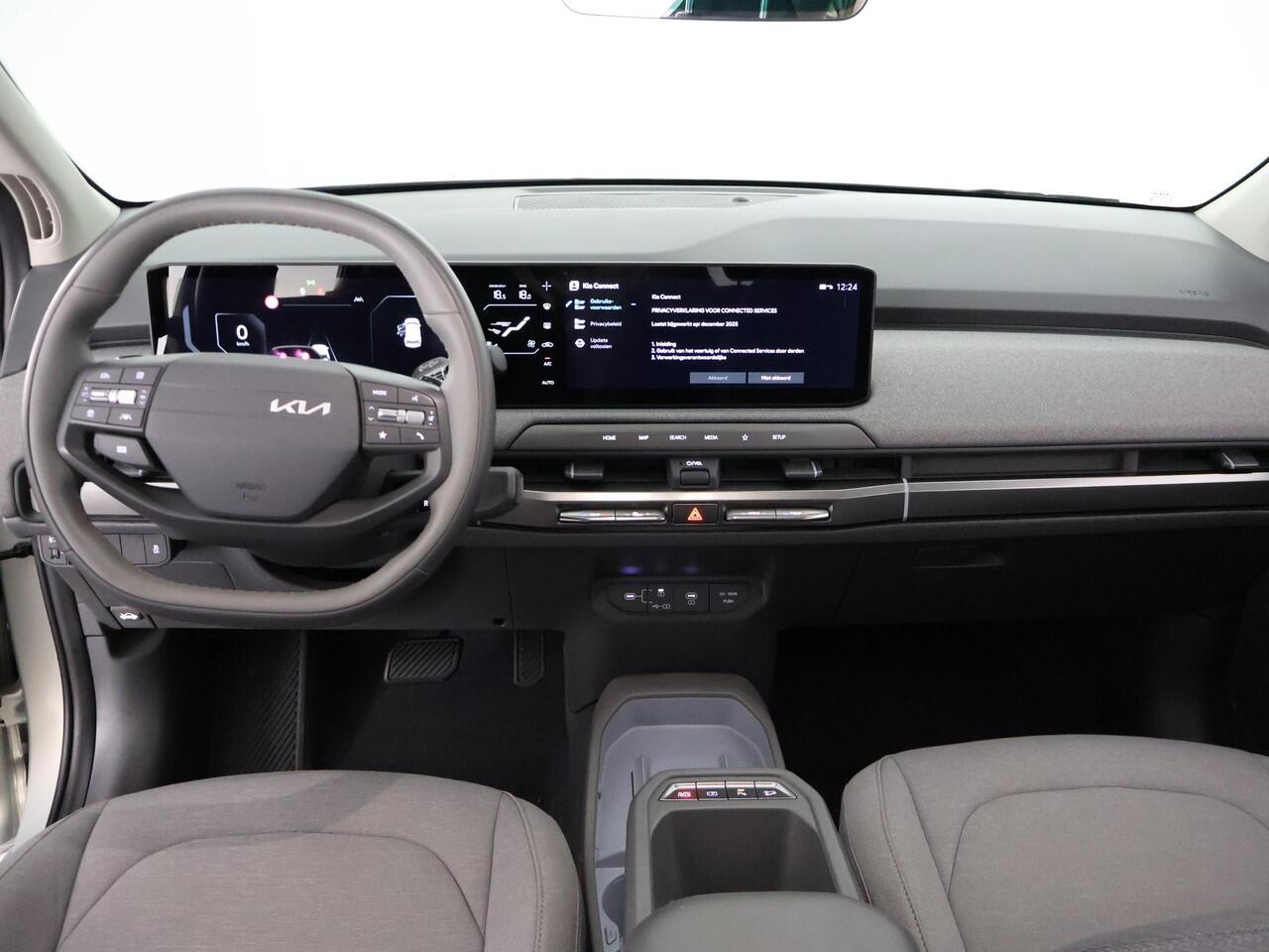 KIA EV3 Plus 81.4 kWh | Navigatie | Stuur-& Stoelverwarming | Parkeersensoren | Camera