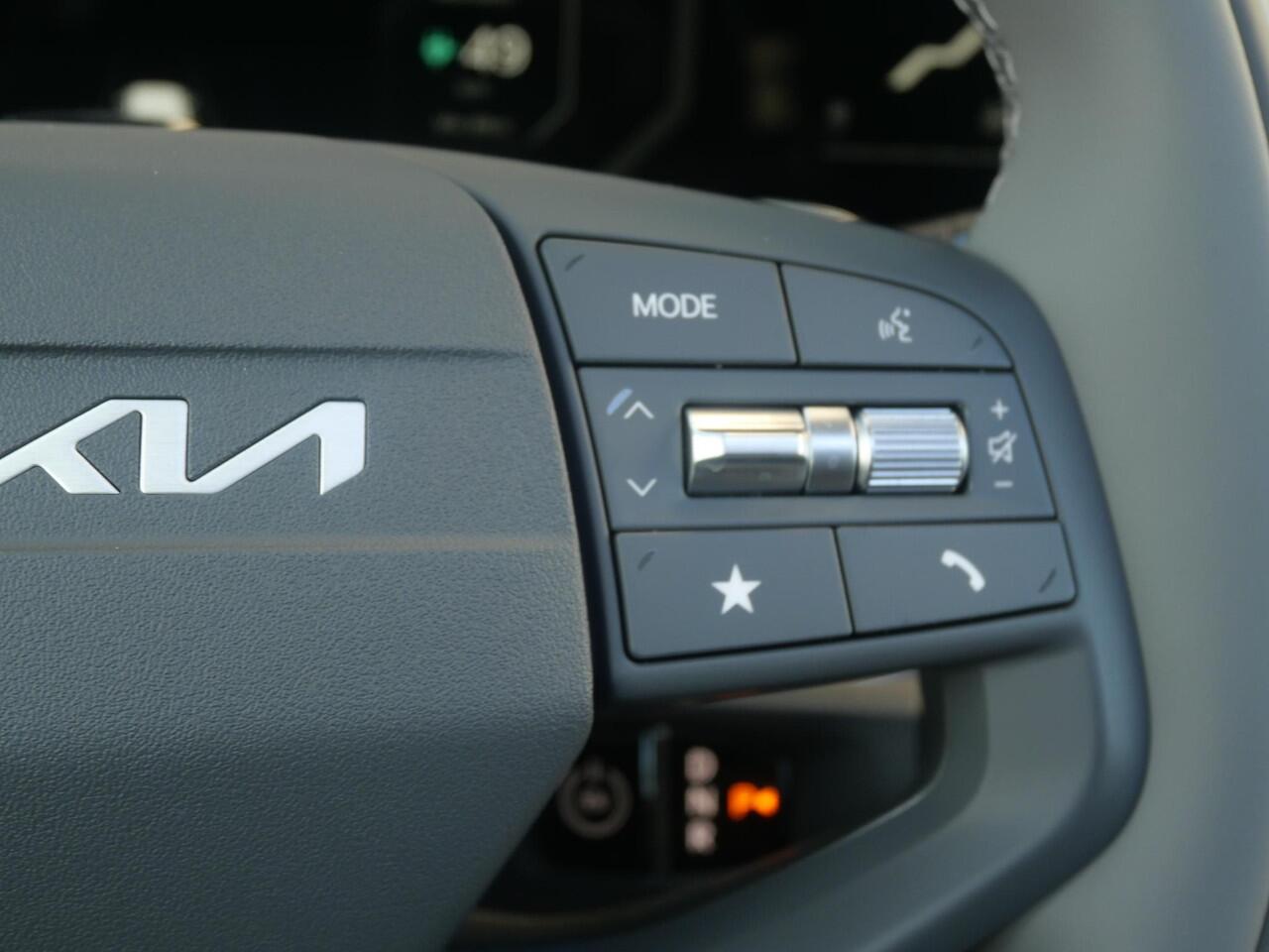 KIA EV3 Plus Advanced 81.4 kWh | Schuifkanteldak | Stoel en stuurverwarming | Adaptief | Dode Hoek