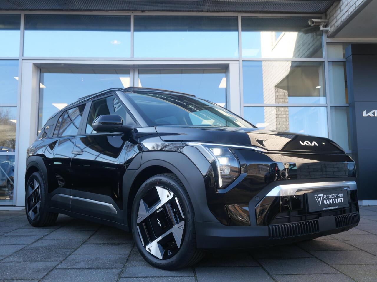 KIA EV3 Plus Advanced 81.4 kWh | Schuifkanteldak | Stoel en stuurverwarming | Adaptief | Dode Hoek