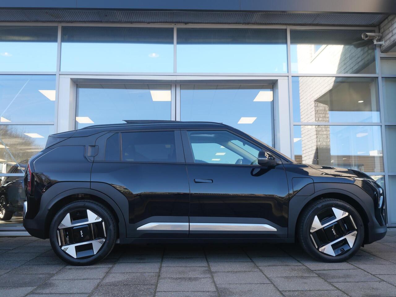 KIA EV3 Plus Advanced 81.4 kWh | Schuifkanteldak | Stoel en stuurverwarming | Adaptief | Dode Hoek