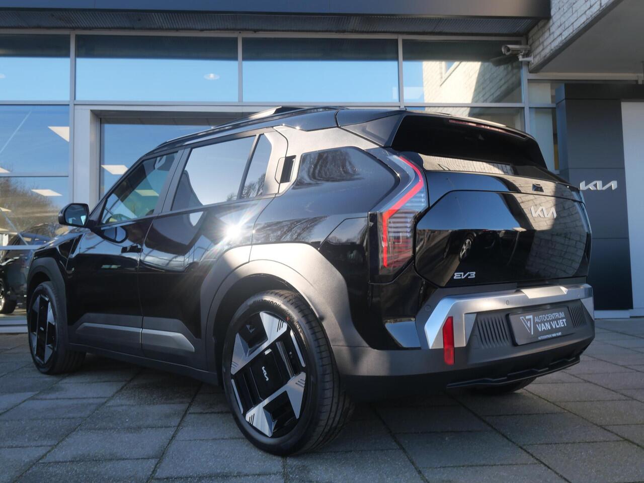 KIA EV3 Plus Advanced 81.4 kWh | Schuifkanteldak | Stoel en stuurverwarming | Adaptief | Dode Hoek