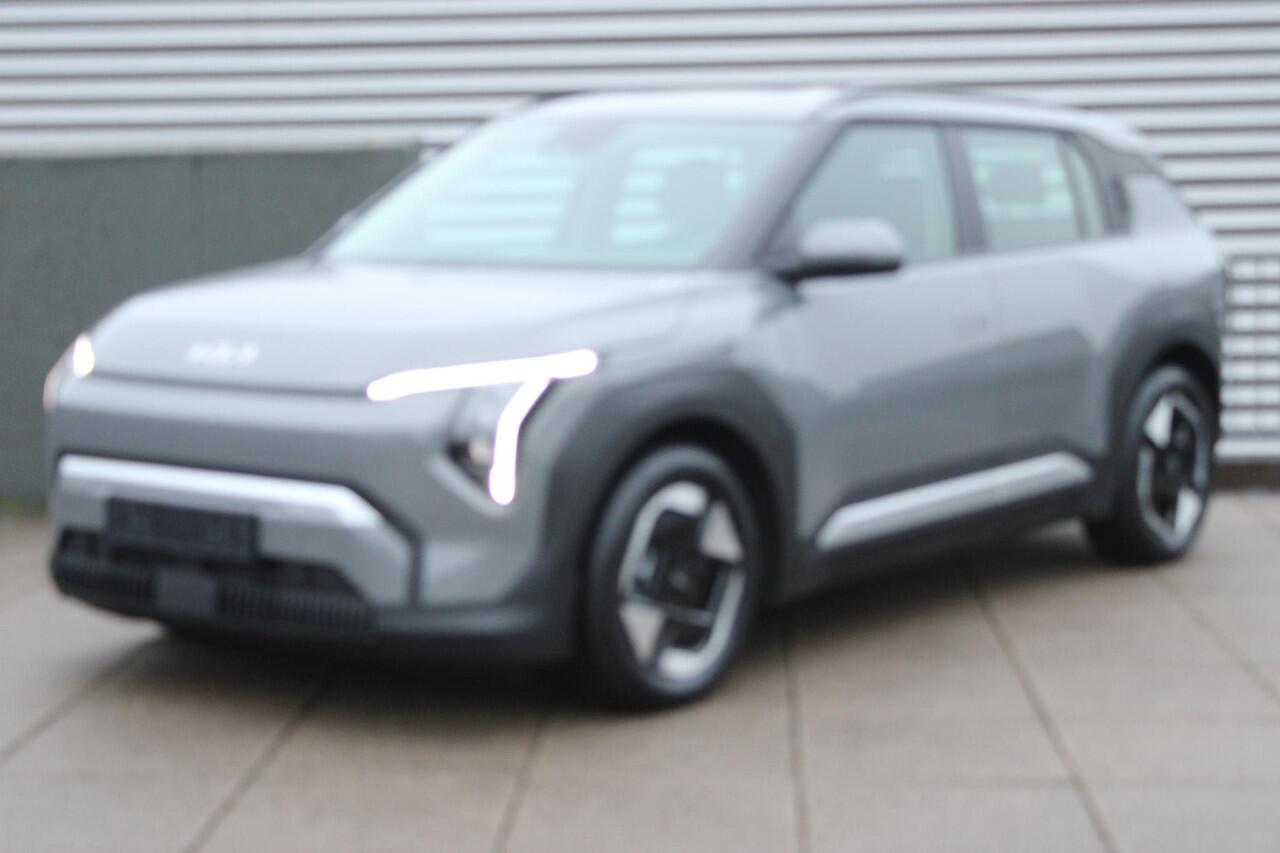 KIA EV3 Diverse uitvoeringen en kleuren leverbaar INFORMEER NAAR BESCHIKBAARHEID VANAF ¤ 36.995,-