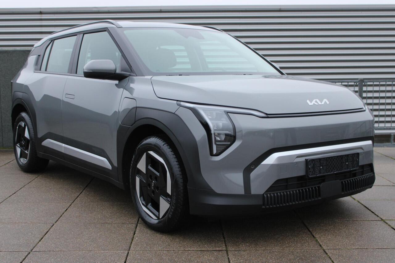 KIA EV3 Diverse uitvoeringen en kleuren leverbaar INFORMEER NAAR BESCHIKBAARHEID VANAF ¤ 36.995,-
