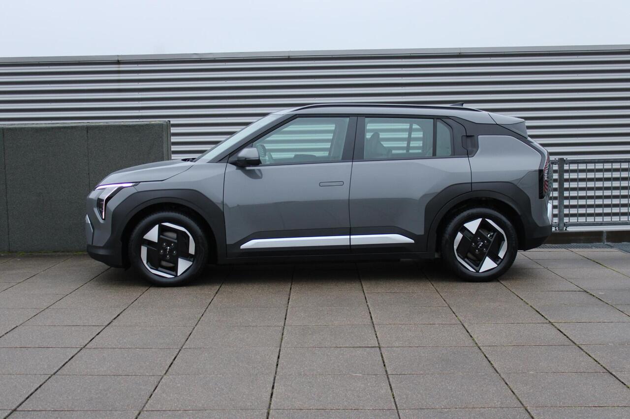 KIA EV3 Diverse uitvoeringen en kleuren leverbaar INFORMEER NAAR BESCHIKBAARHEID VANAF ¤ 36.995,-