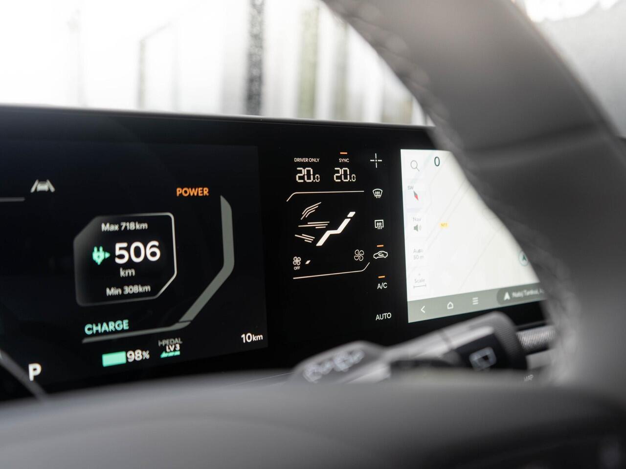 KIA EV3 Plus 58.3 kWh | Binnenkort beschikbaar | Stoel & Stuurverwarming | Apple Carplay | Adapt. Cruise | Camera | 17" | Navi