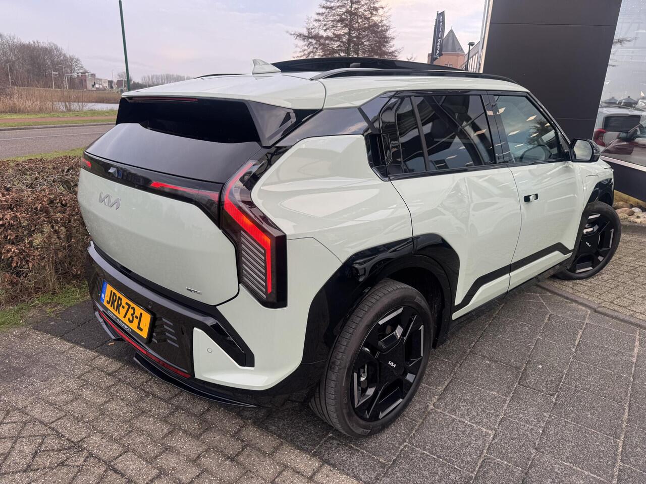 KIA EV3 GT-Line 81.4 kWh Zeer complete Auto, Demo Korting!, Eerste Eigenaar, Schuif/Kanteldak , Lederen bekleding, Enz...