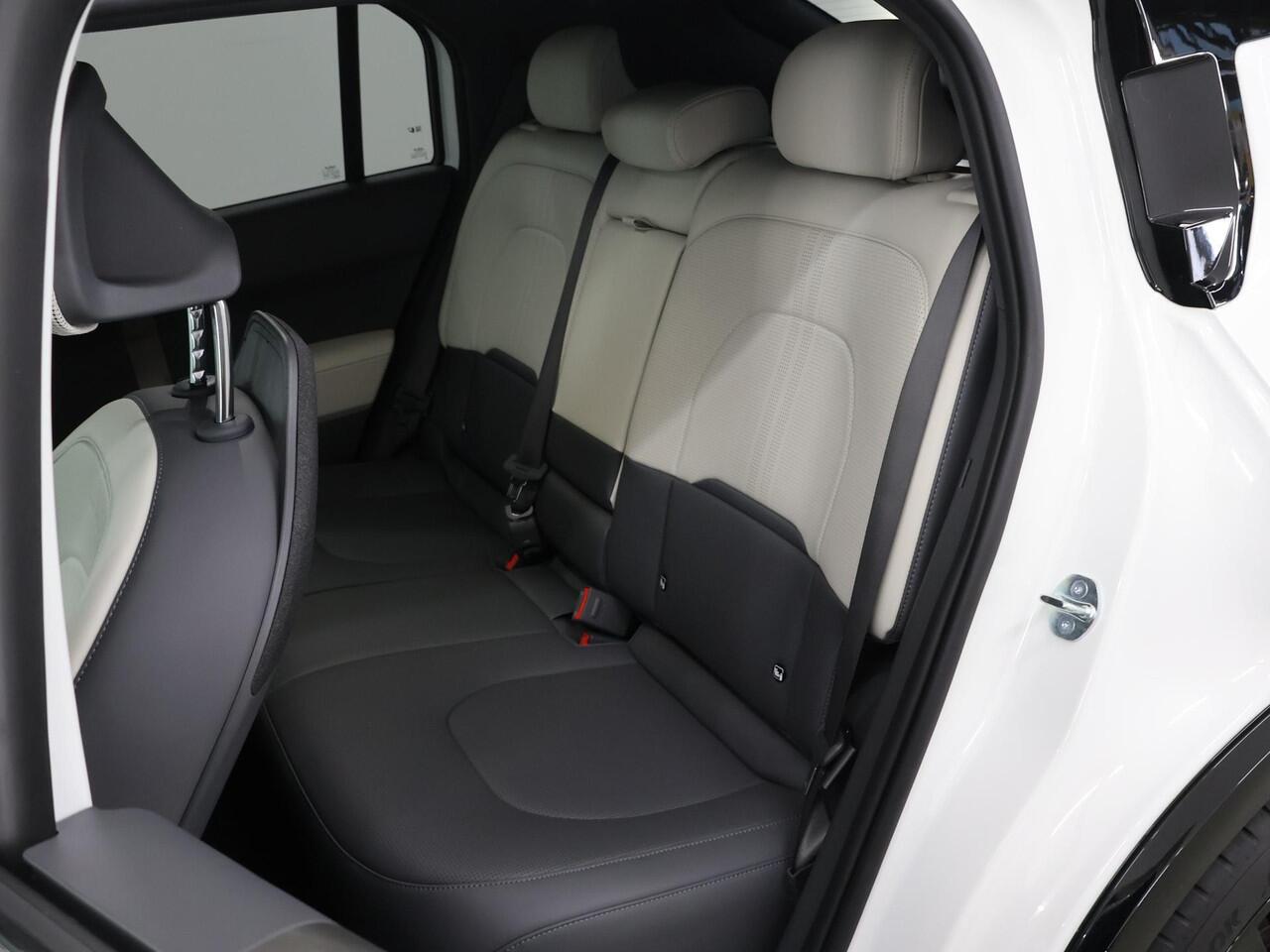 KIA EV3 GT-Line 81.4 kWh | Panoramaschuifdak | Harman Kardon | LED-koplampen | Verwarmbare achterbank | Ambient lighting |